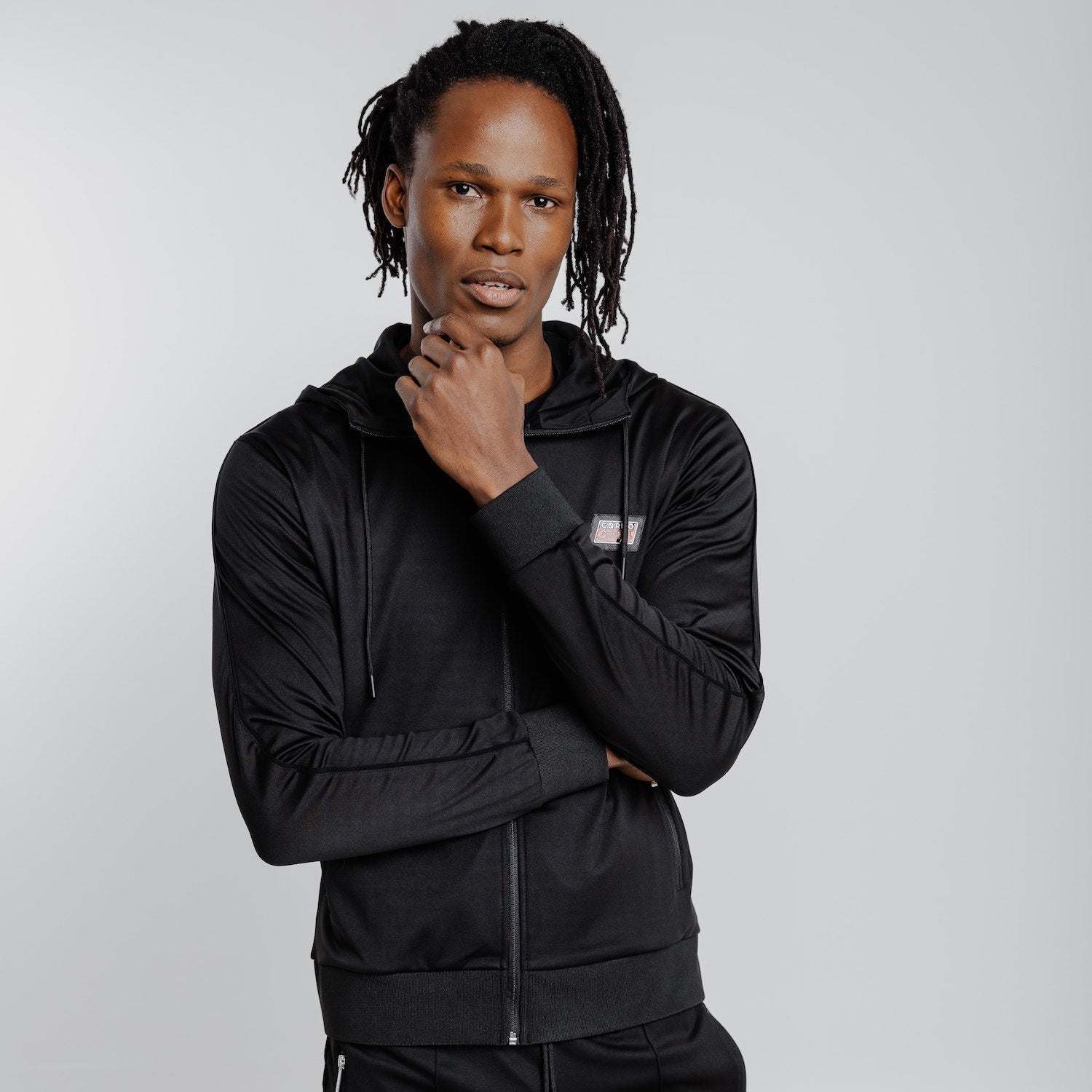 Hooded_jogger_1_black_on_black.jpg