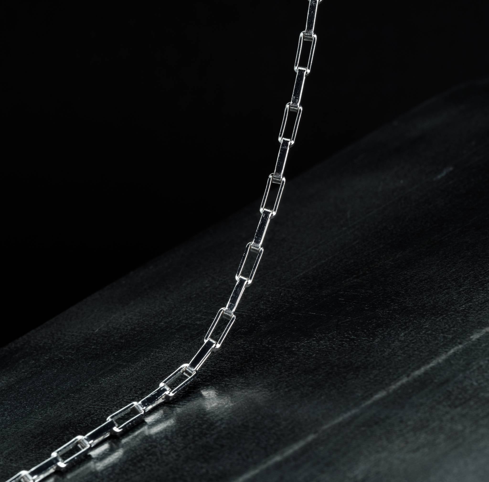 Edge Link Armband